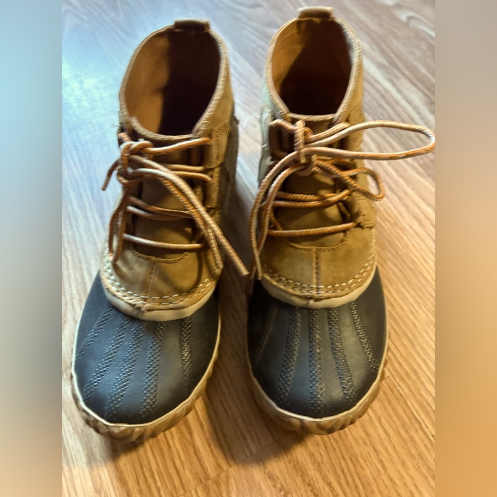 Sorel Brown and Black Waterproof Lace-Up Winter Boots